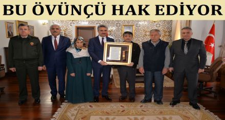 BU ÖVÜNÇÜ HAK EDİYOR