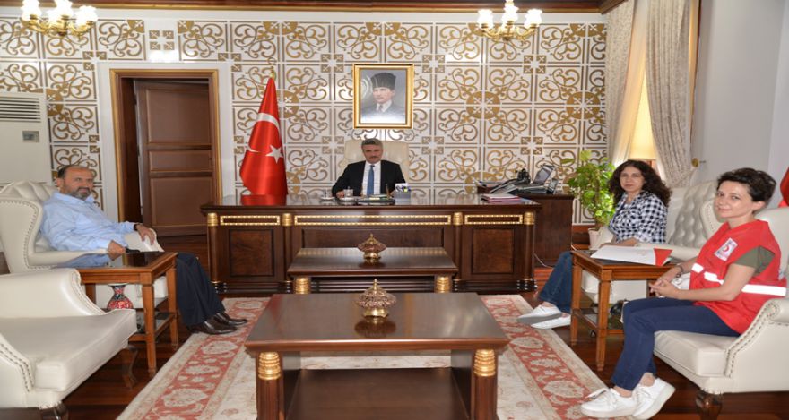 VALİ BARUŞ TERCİHİNİ KIZILAY'DAN YANA KULLANDI