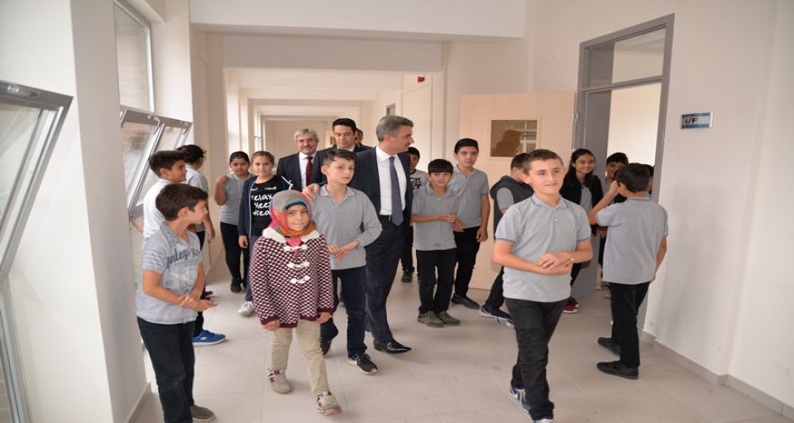 VALİ'DEN İZZET BAYSAL VURGUSU