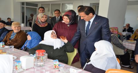 VALİ ÜMİT; ‘HAYIR DUANIZI EKSİK ETMEYİN' 