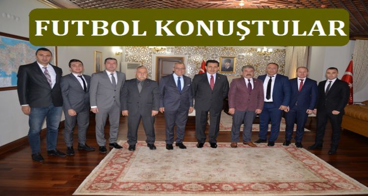 HAKEMLER VALİ ÜMİT'LE FUTBOL KONUŞTU