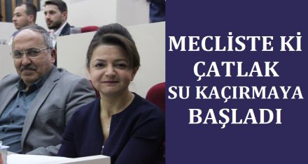 CHP'DE Kİ ÇATLAK SU KAÇIRMAYA BAŞLADI!