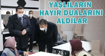 YAŞLILARIN HAYIR DUALARINI ALDILAR
