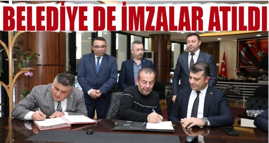 BELEDİYEDE İMZALAR ATILDI