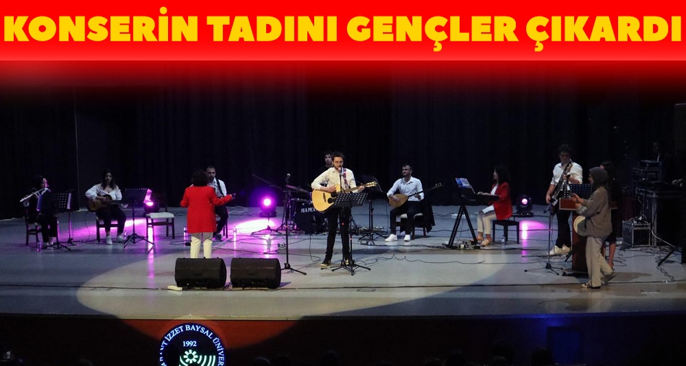 KONSERİN TADINI GENÇLER ÇIKARDI