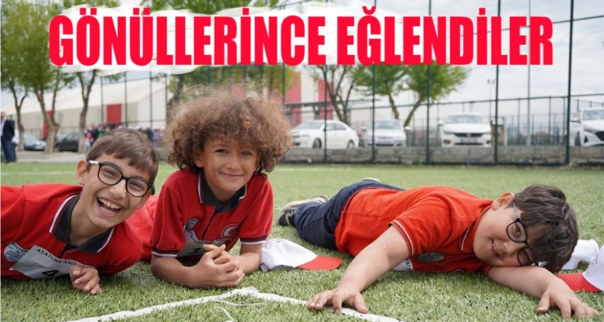 GÖNÜLLERİNCE EĞLENDİLER